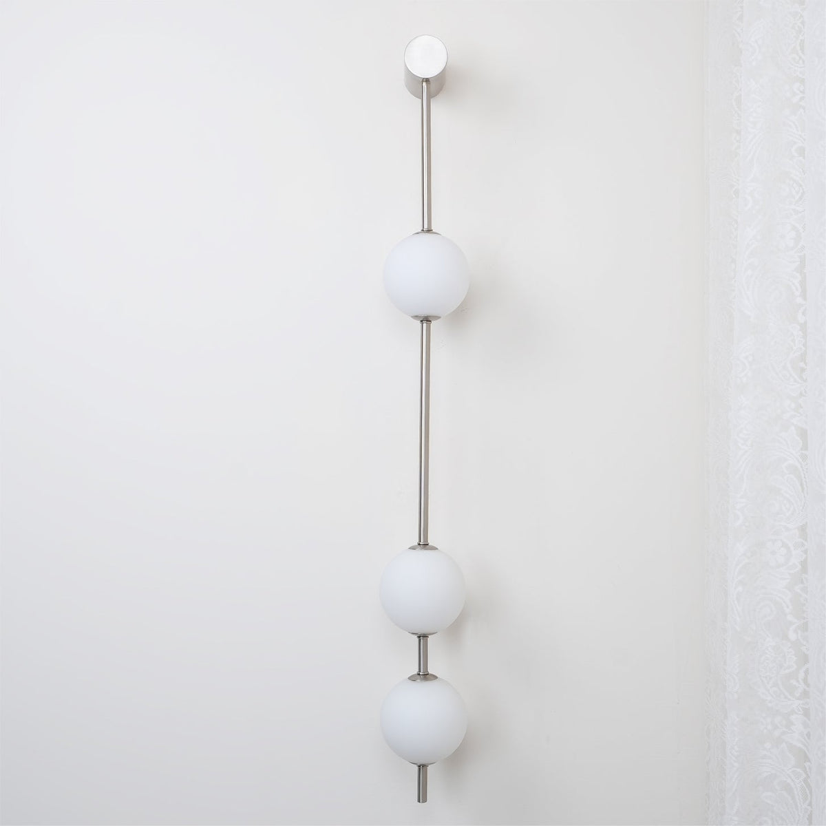 Vertical Balls Wall Lamp — Linear Sphere Chain