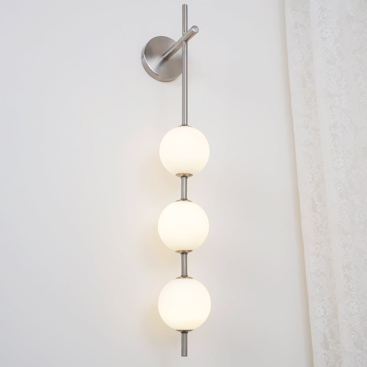 Cerin Minimalist Dikey Küreli Duvar Lambası — Yumuşak Ortam Aydınlatması
