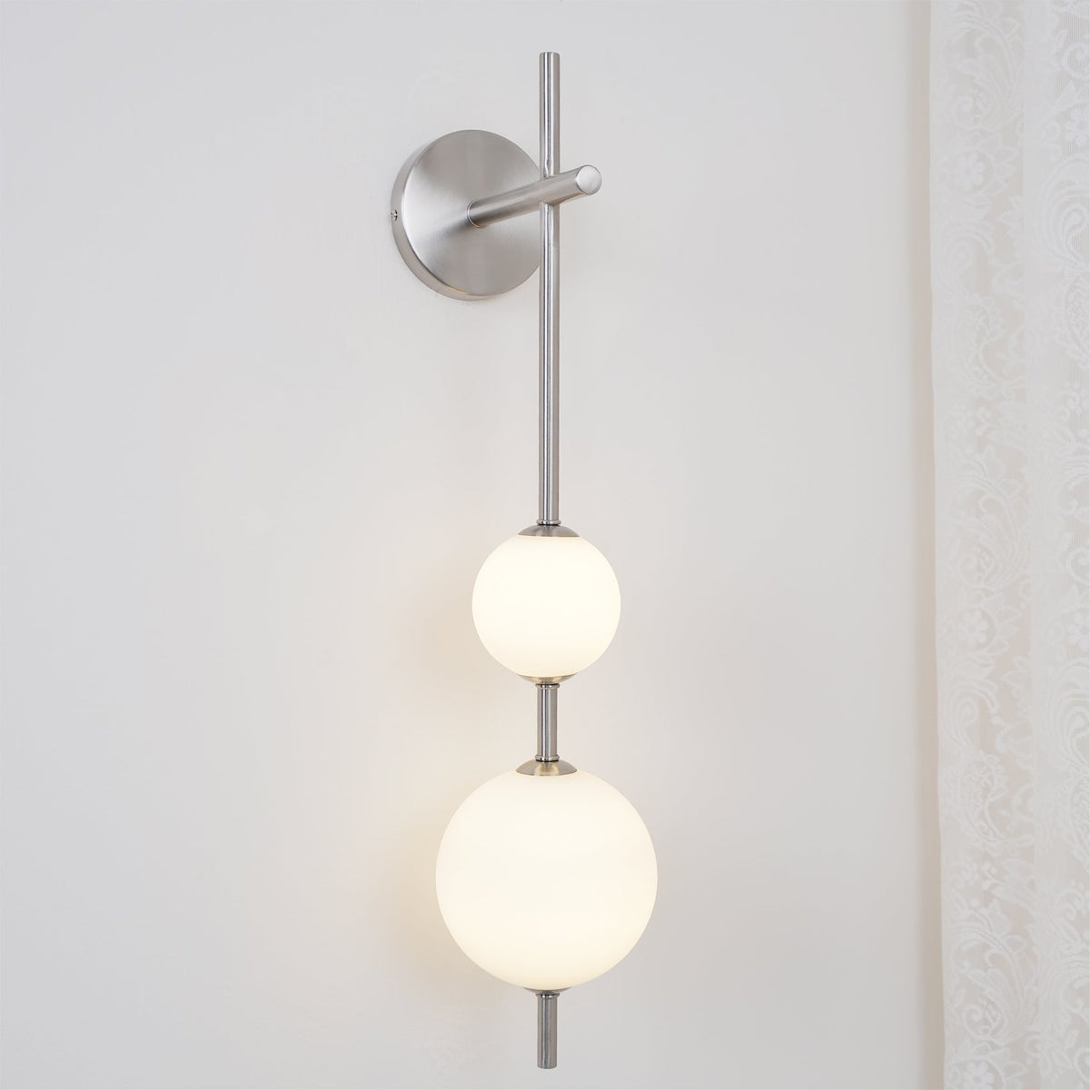 Cerin Minimalist Dikey Küreli Duvar Lambası — Yumuşak Ortam Aydınlatması