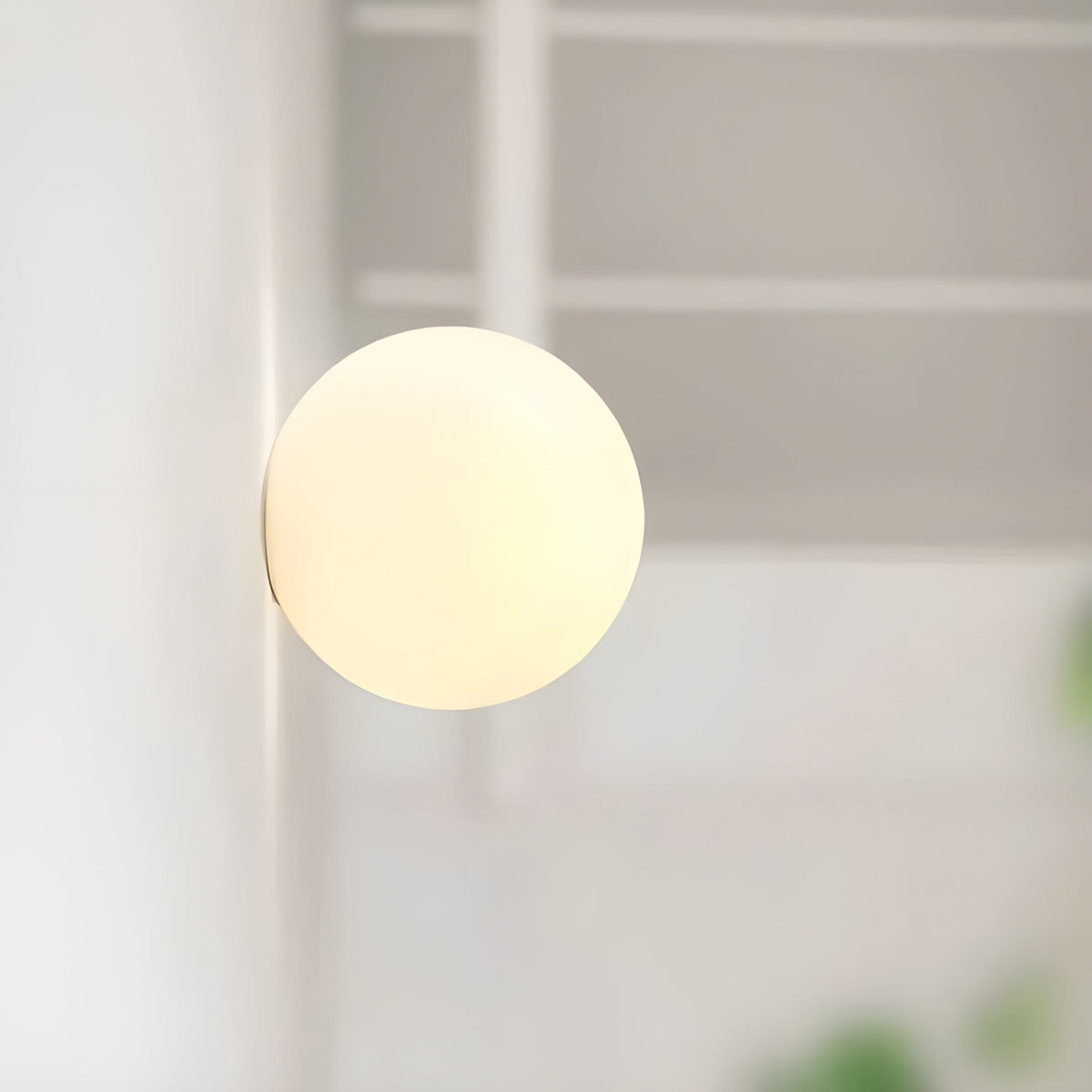 Moderní minimalistická skleněná nástěnná lampa Vimala — čistý design na stěnu