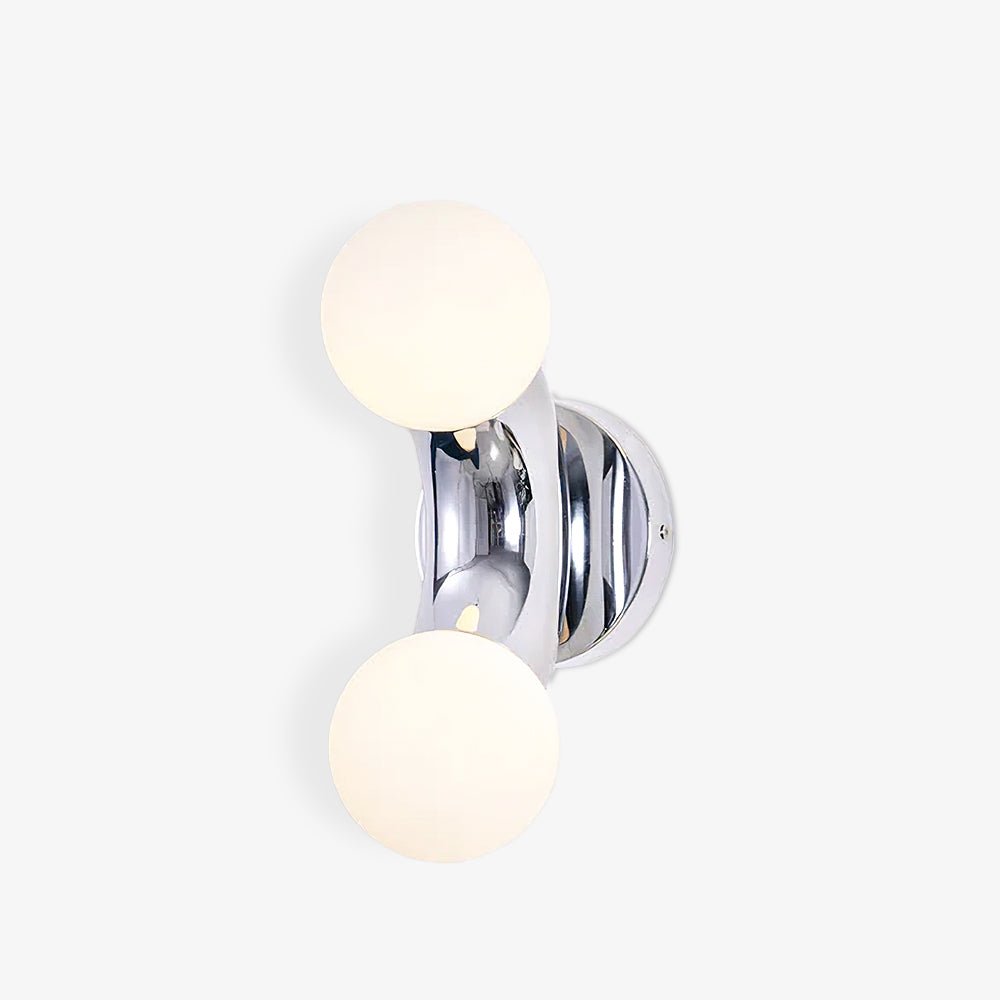 Wandleuchte Vine — Modulares Design mit zwei Glaskugeln