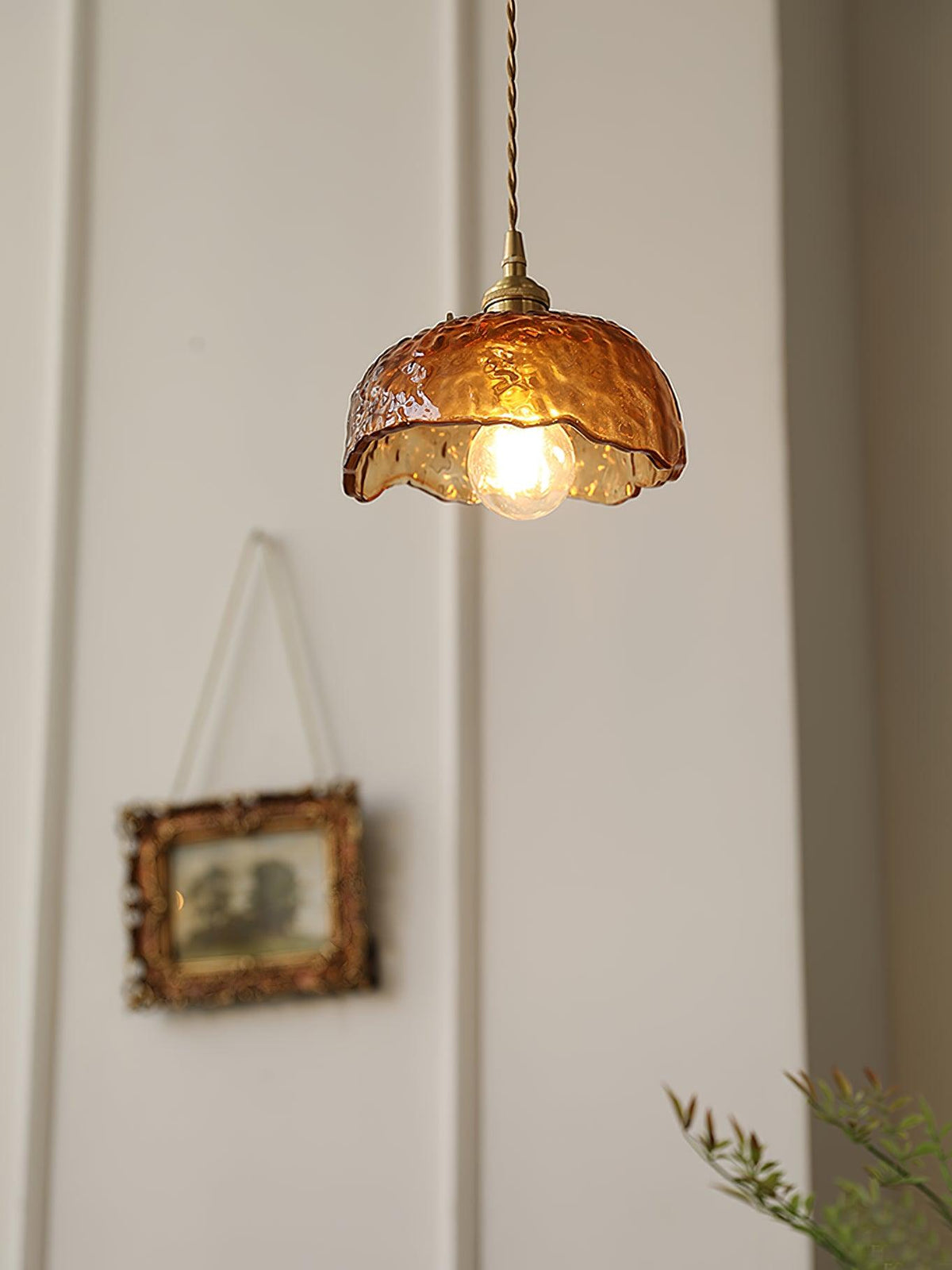 Lampada a sospensione da soffitto in vetro marrone vintage