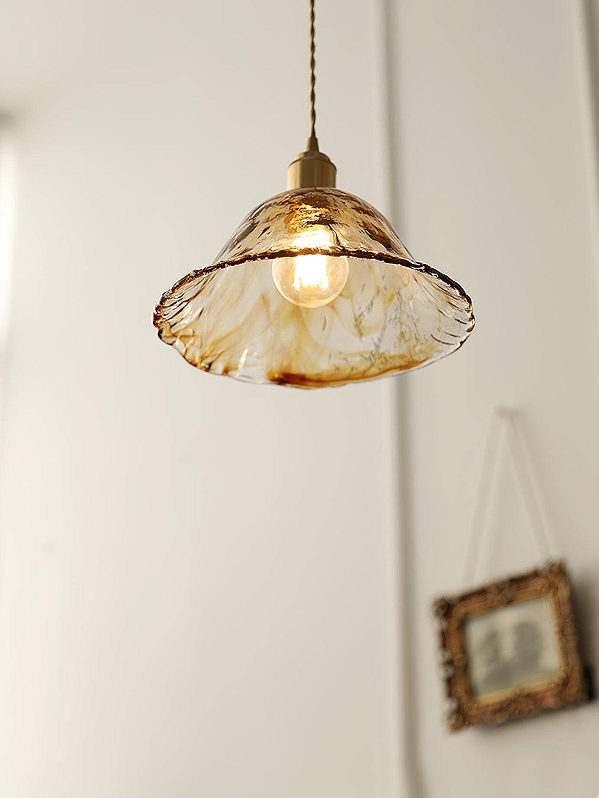 Lampada a sospensione da soffitto in vetro marrone vintage