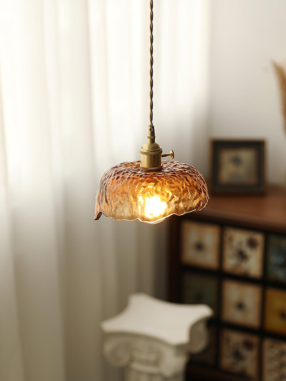 Lampada a sospensione da soffitto in vetro marrone vintage