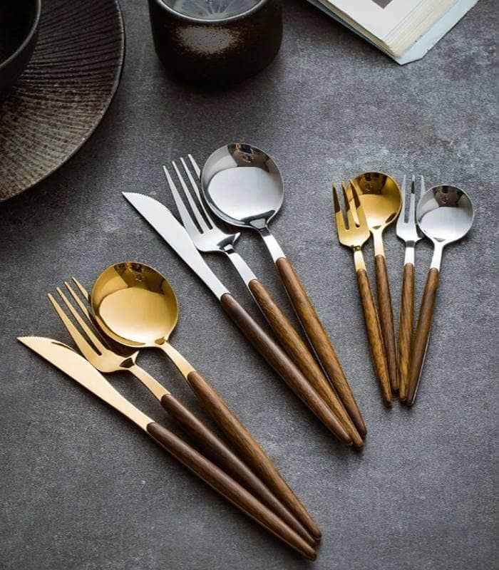 Prémiový nerezový příbor EarthHaven s dřevěnými prvky pro elegantní stolování