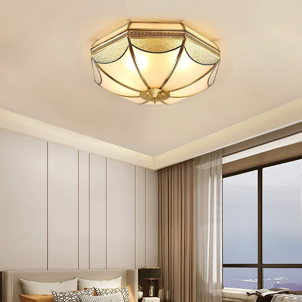 Lampada da soffitto a cupola Ellaeara in stile industriale — Struttura in ottone massiccio, diffusore in vetro