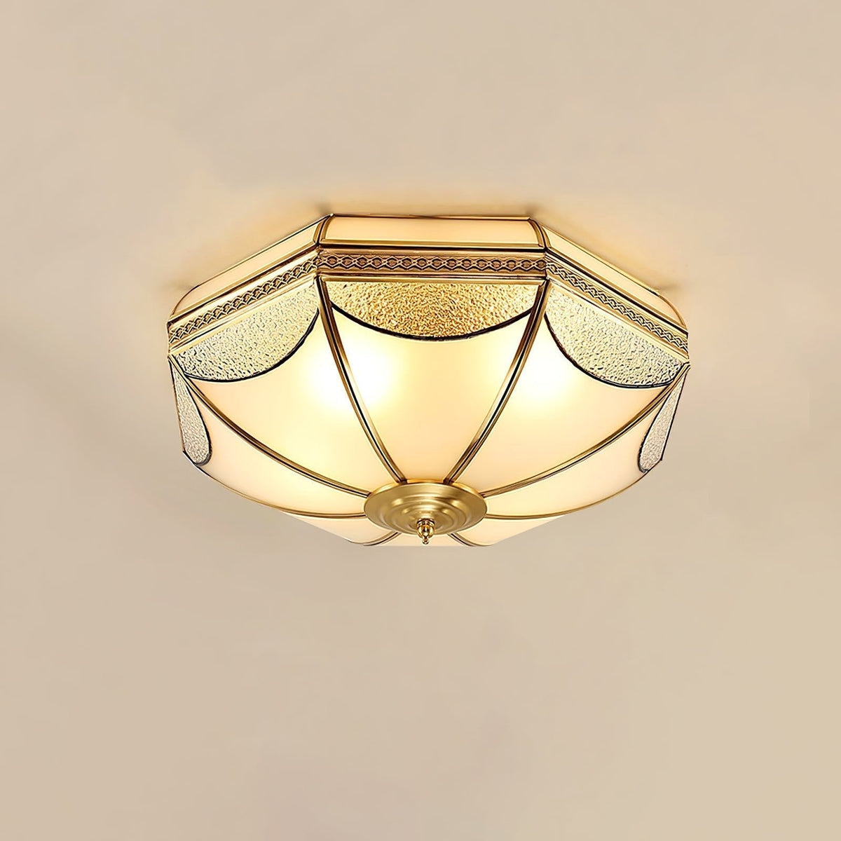Lampada da soffitto a cupola Ellaeara in stile industriale — Struttura in ottone massiccio, diffusore in vetro