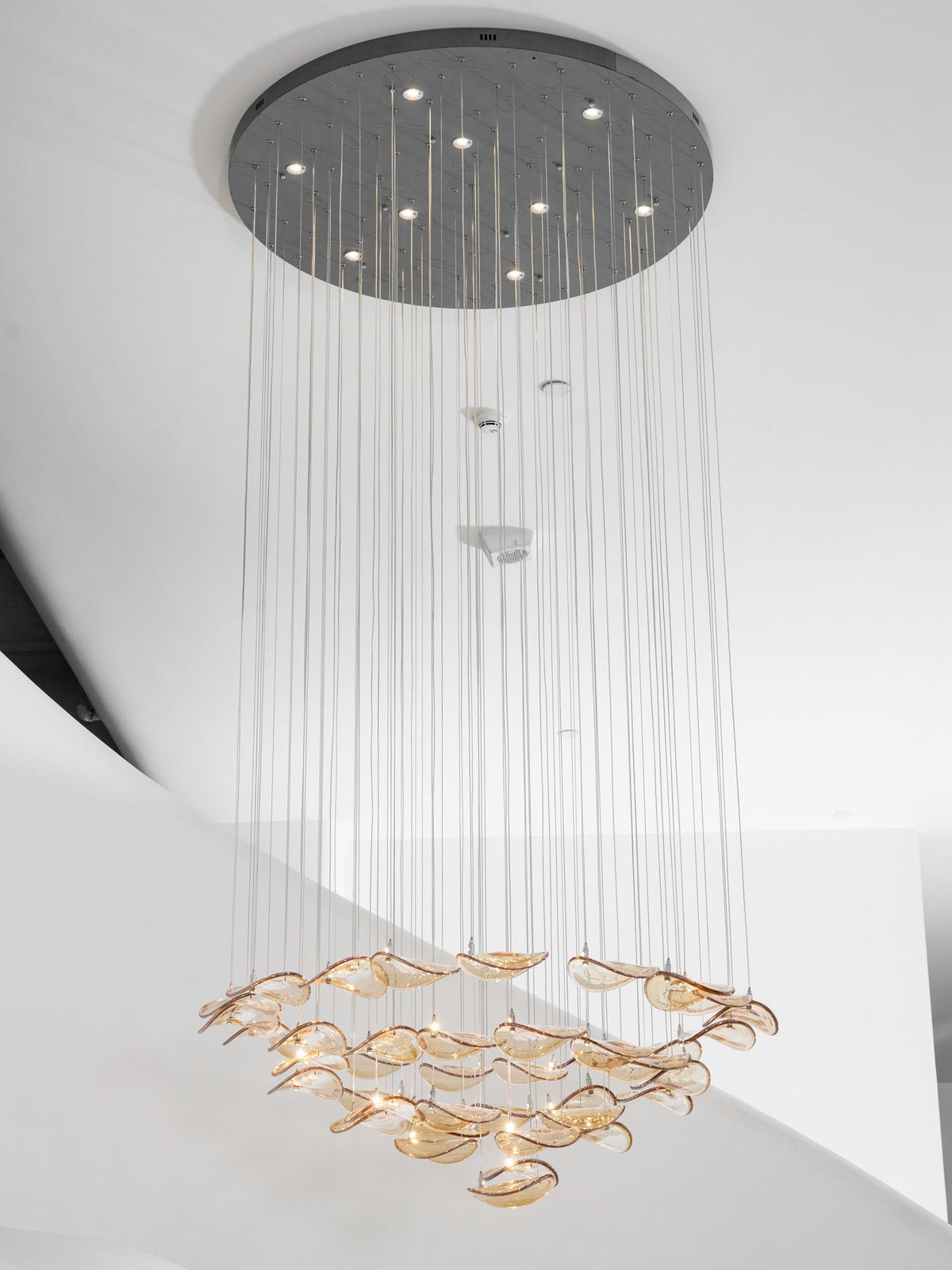 Wave flydende blad-lysekrone — skulpturel loftsophængt lampe