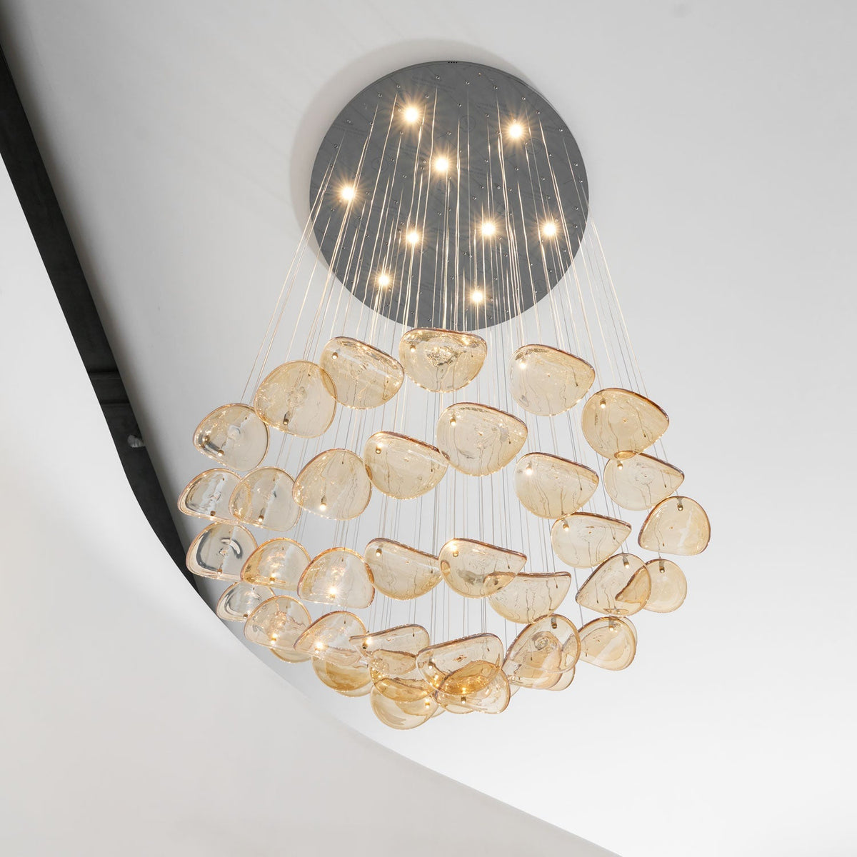 Wave flydende blad-lysekrone — skulpturel loftsophængt lampe