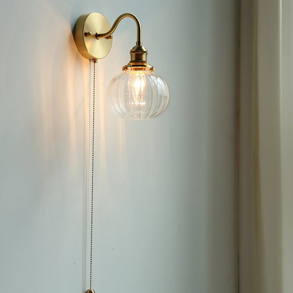 Lampada da parete vintage in vetro June — Catenella in ottone