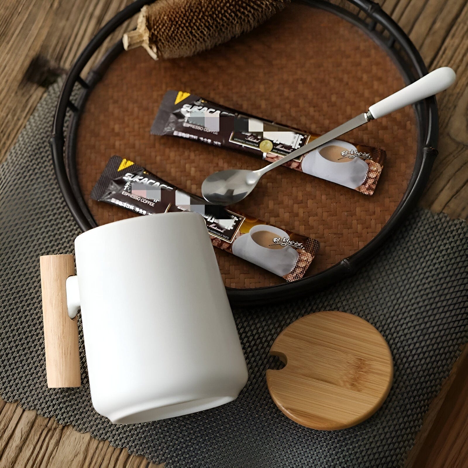 Cawan Kopi Seramik Pemegang Kayu