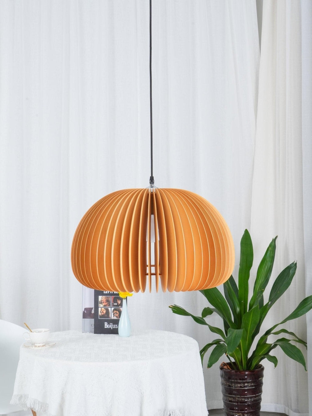 أضواء خيطية متدلية على شكل قرع من الخشب الصلب