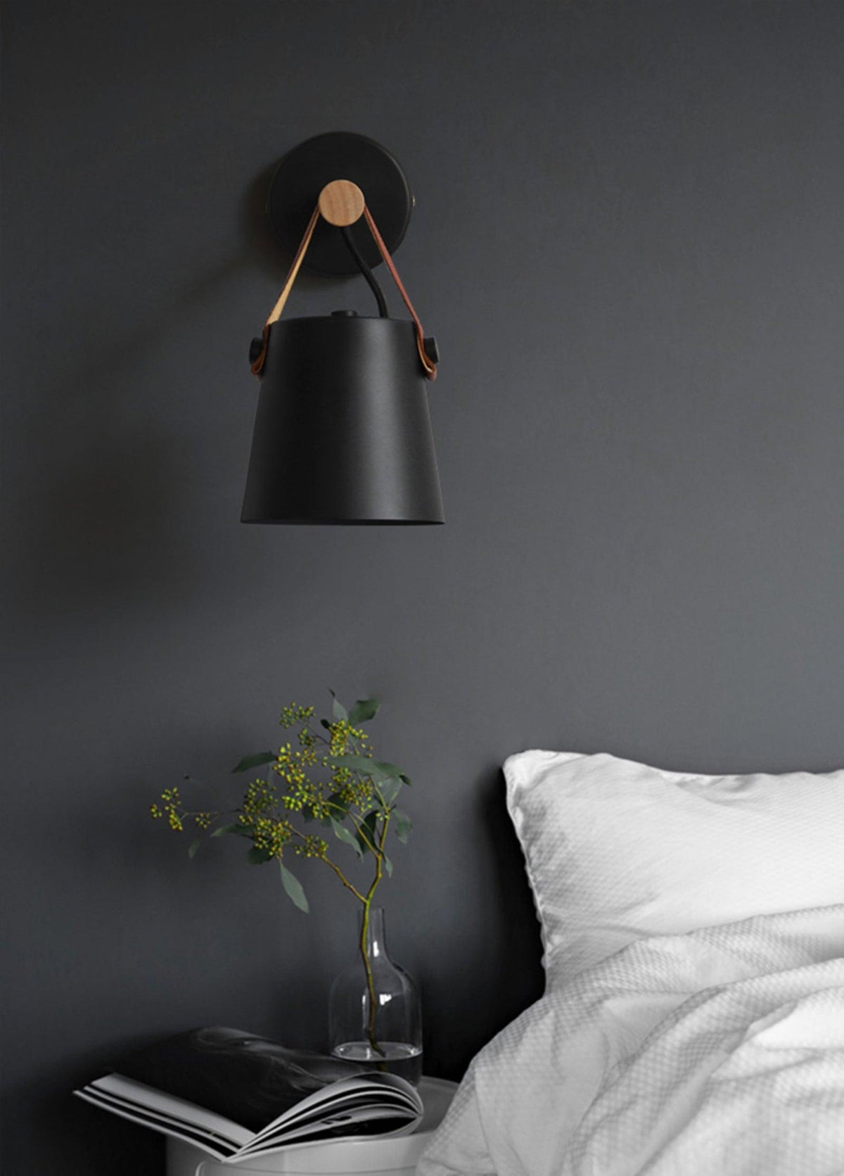 Moderne konisk væglampe — design i naturligt træ