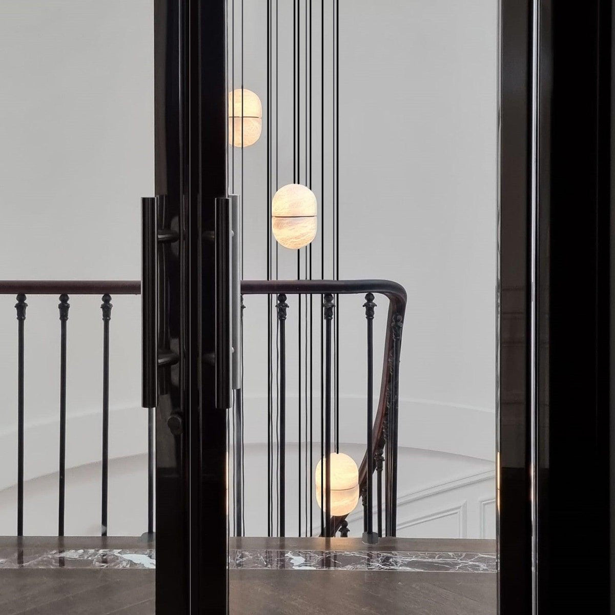 Lampada da soffitto a sospensione YUM in alabastro elegante