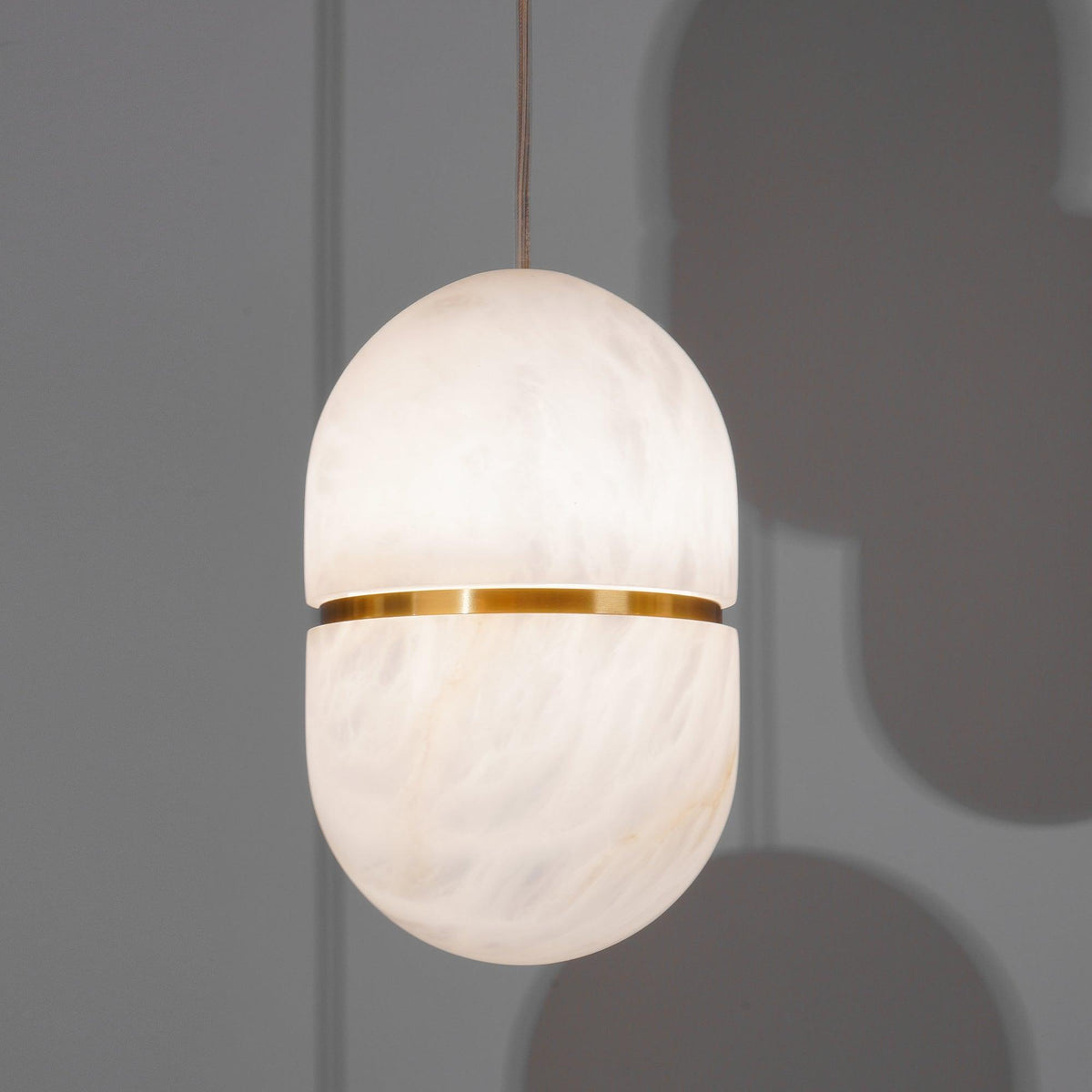 Lampada da soffitto a sospensione YUM in alabastro elegante