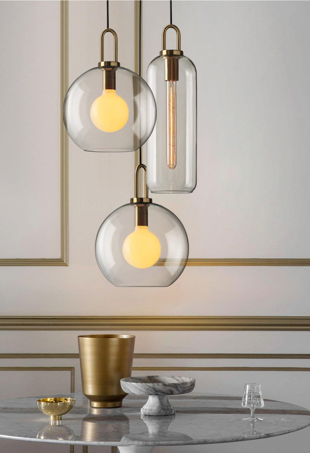 Pendellampe i glas med swag-ledning
