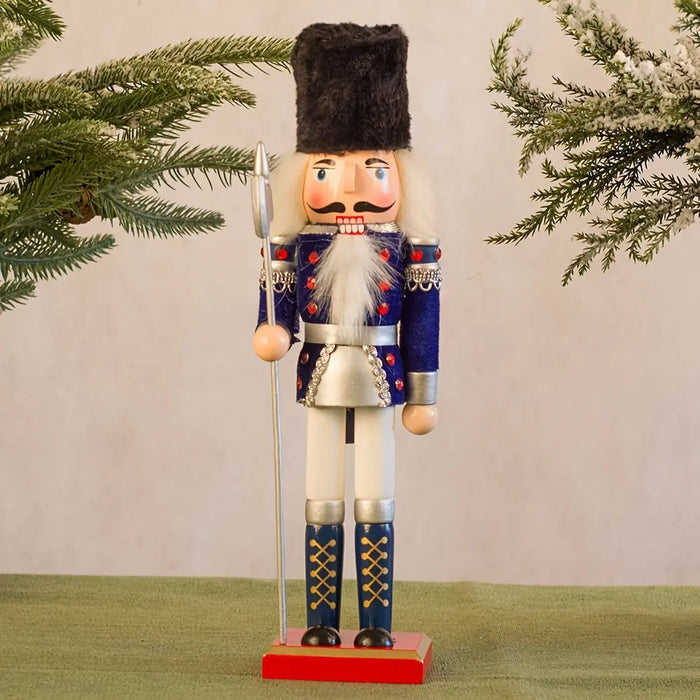 Vinterglans Tre Nøtteknekker Soldatfigur for Tidløs Juleglede