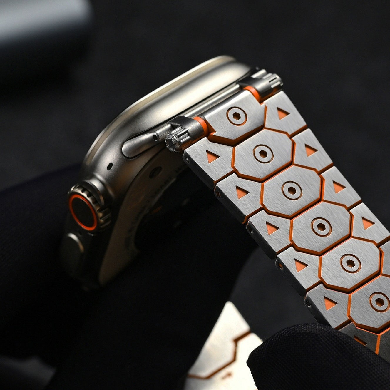 FusionX-titaaninen Apple Watch -rannehihna