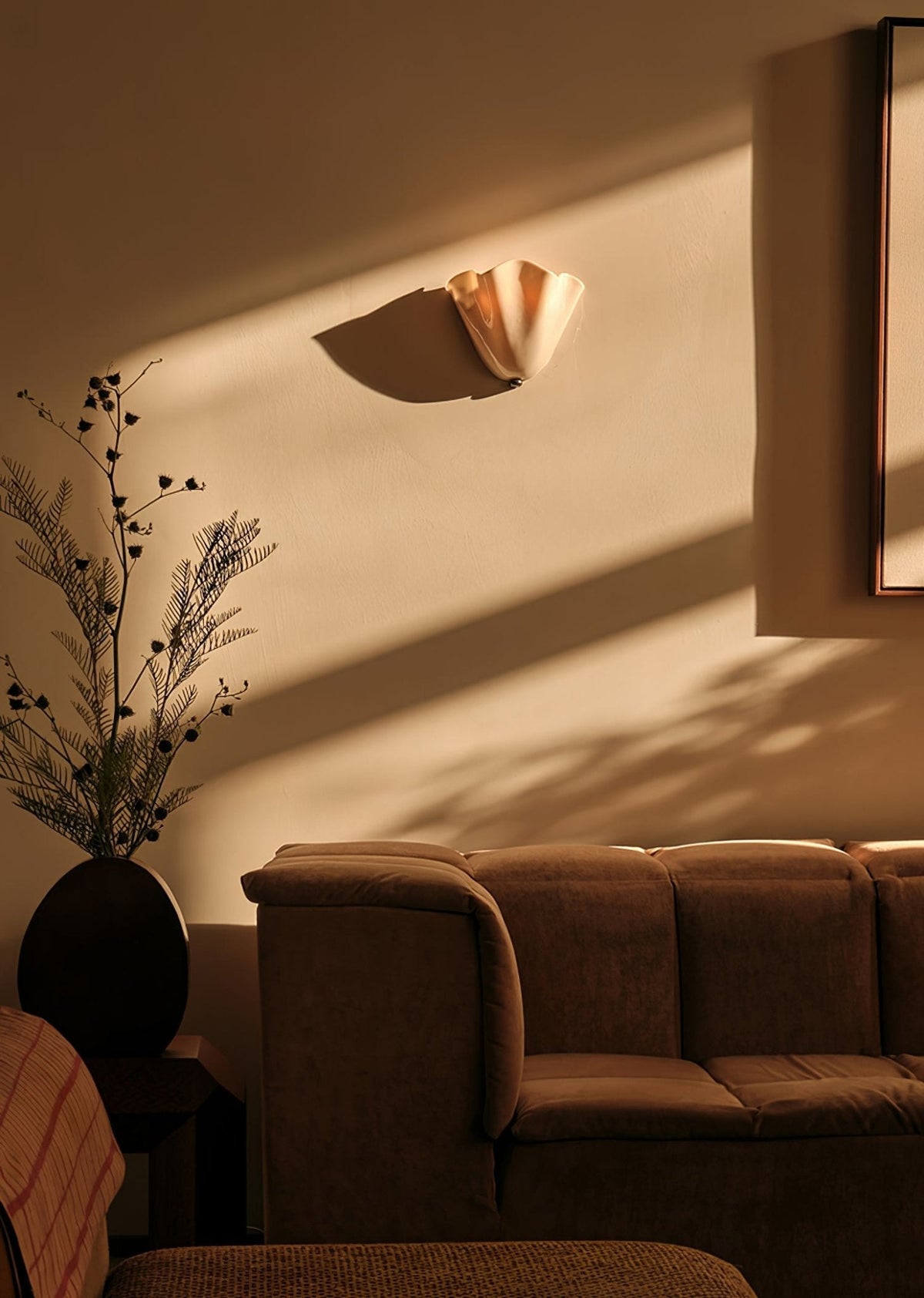 Petalia VKL-1012 Wall Light — 11×10×5.1 Inches
