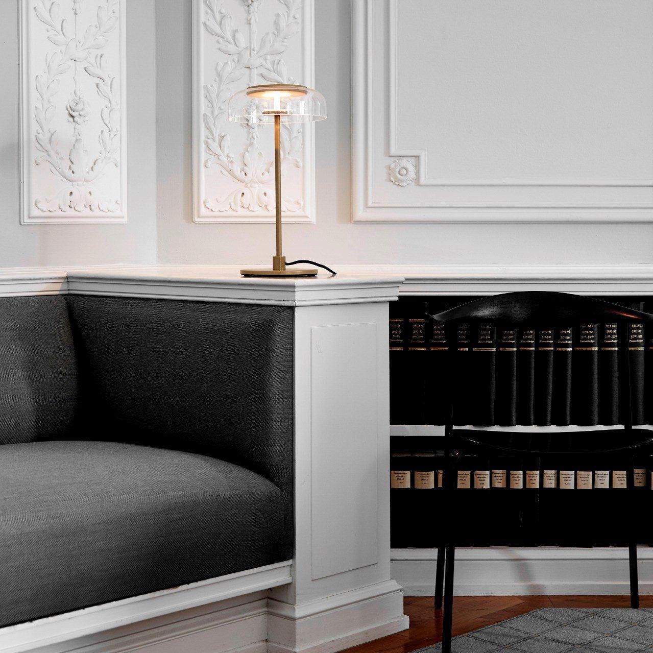Stolní lampa Solara — zapojení do zásuvky s vypínačem