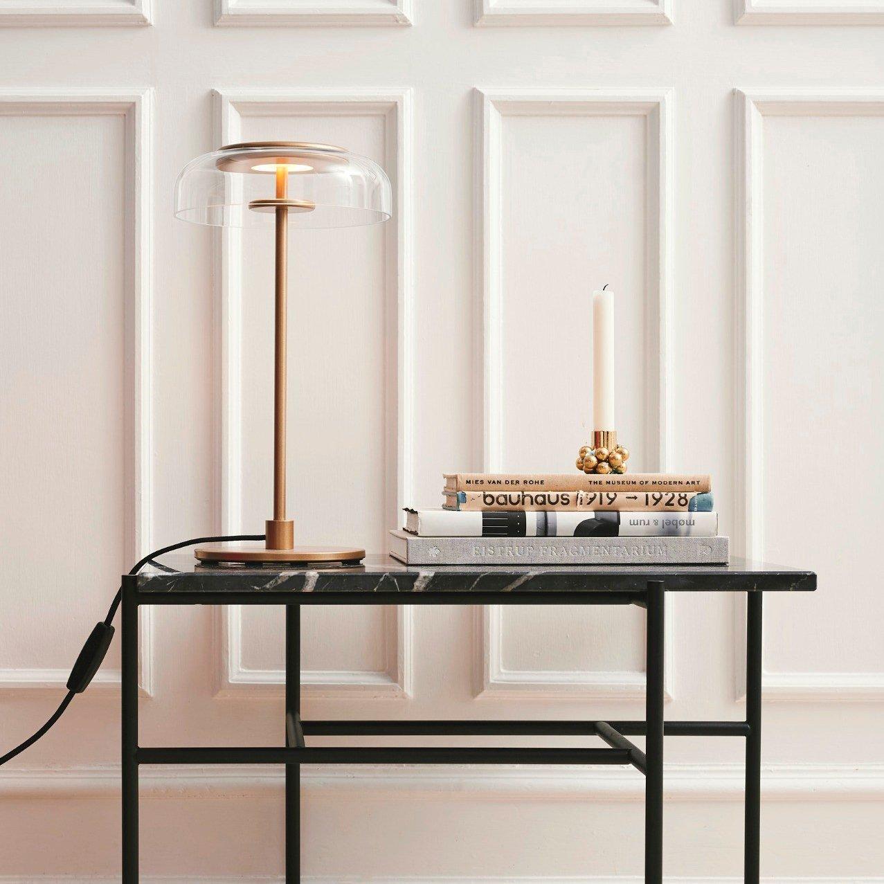 Stolní lampa Solara — zapojení do zásuvky s vypínačem