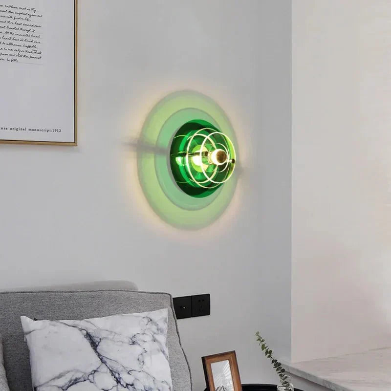 Živá minimalistická dekorativní nástěnná lampa