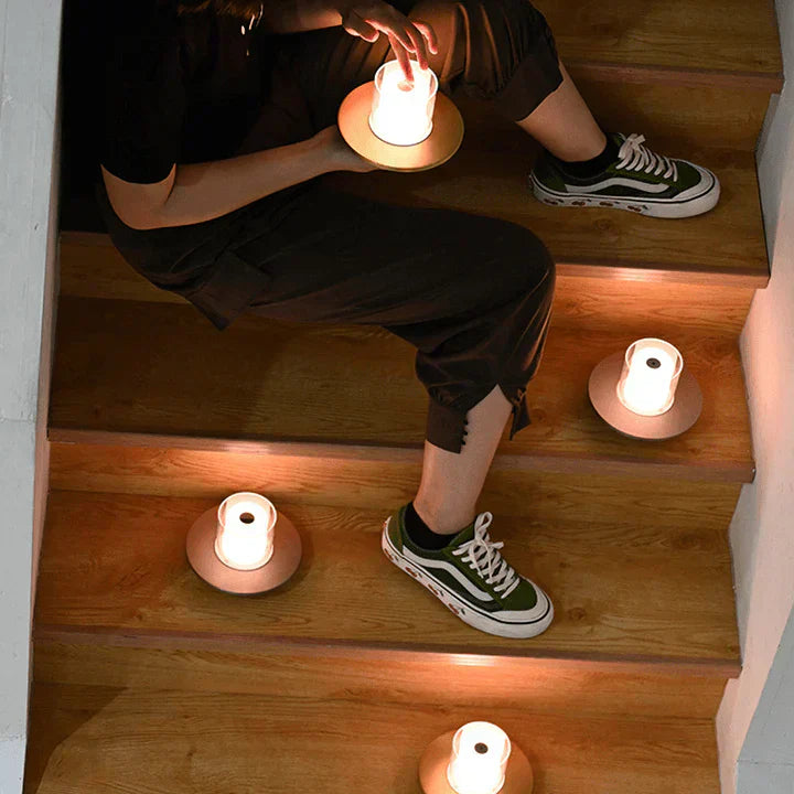 CandleGlow – Nowoczesna lampa LED na indukcję