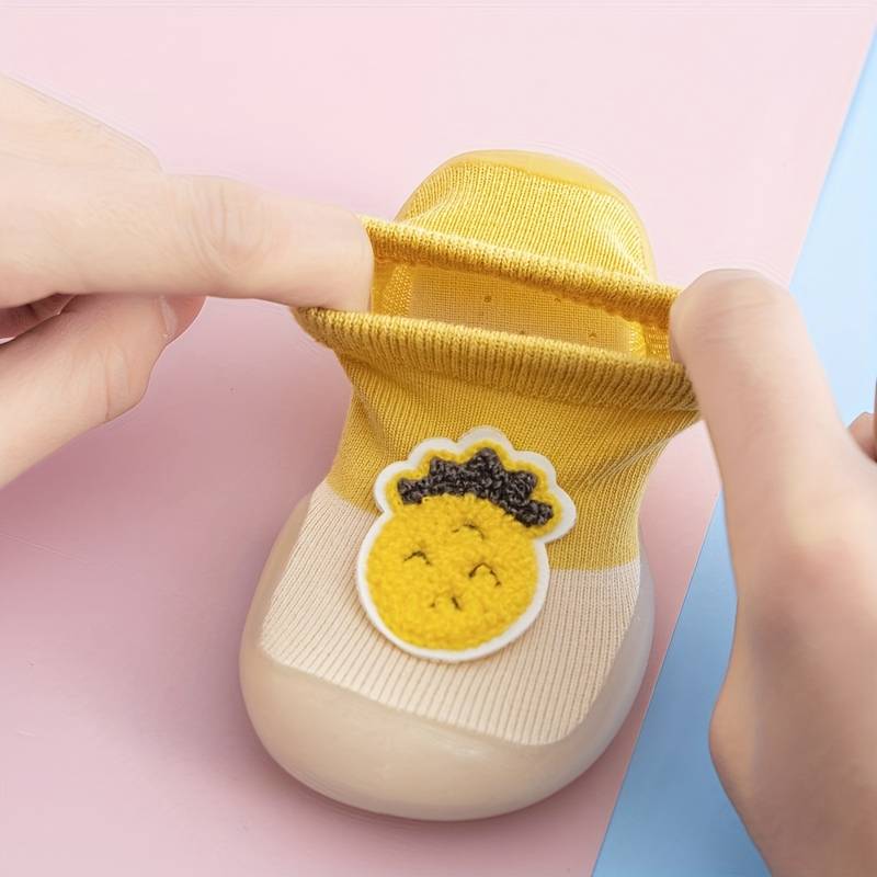 Fruity barfotsneakers for barn