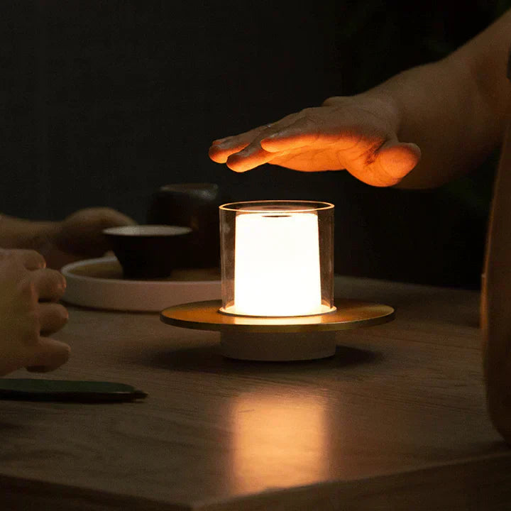 CandleGlow – Nowoczesna lampa LED na indukcję