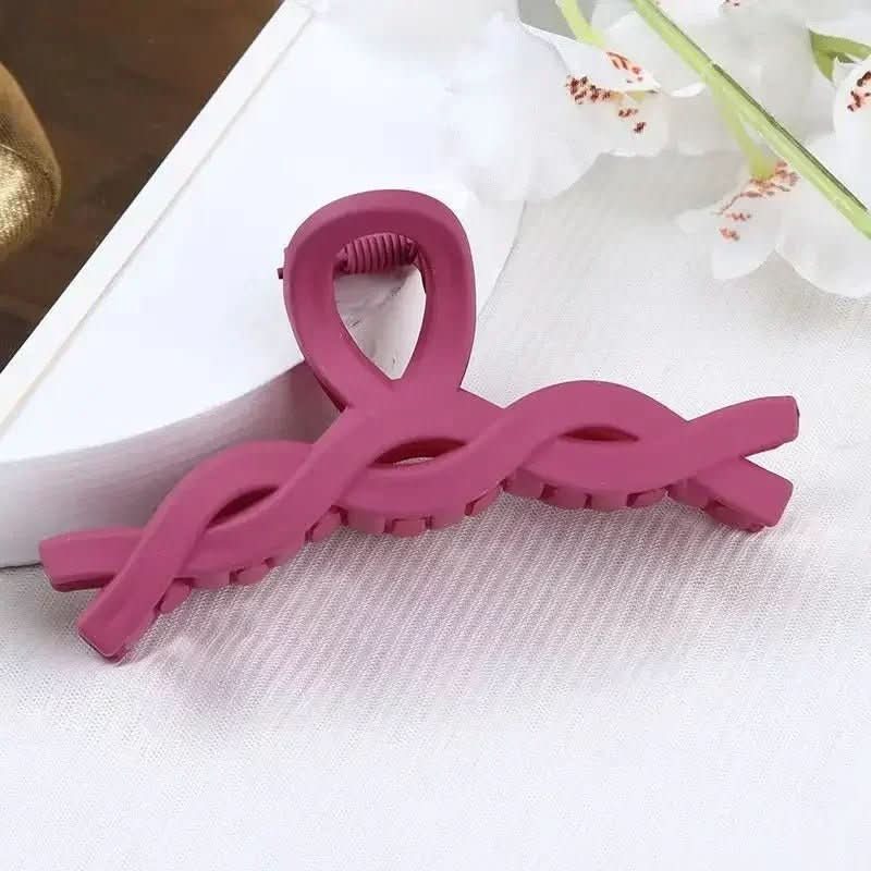 LumiLock Elegant Hair Clip With Strong Hold For All Hair Types