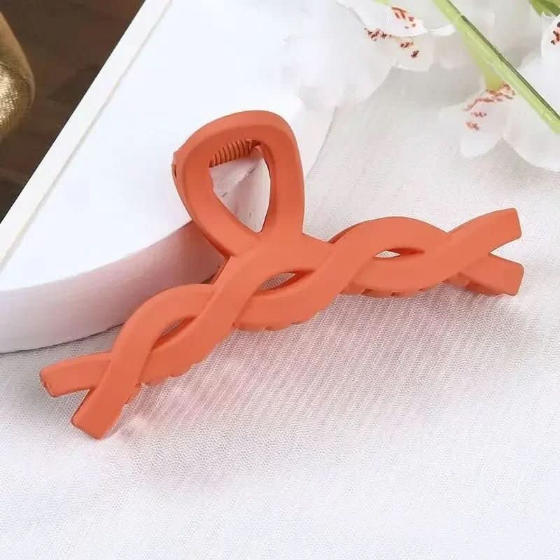 LumiLock Elegant Hair Clip With Strong Hold For All Hair Types