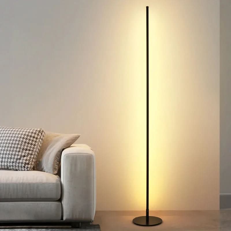 Elegantní kovová stojací lampa LumaNest s nastavitelným jasem a teplým LED světlem do obývacího pokoje nebo domácí kanceláře