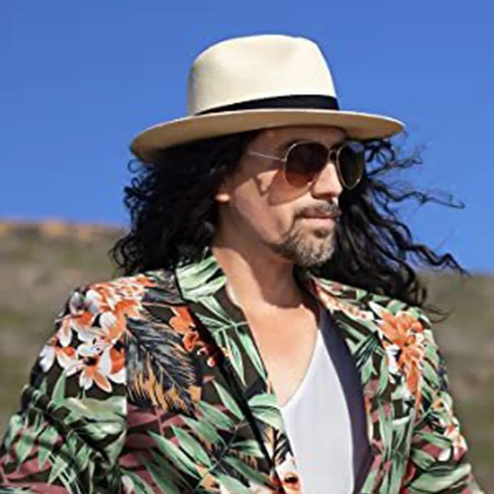 قبعة بنما الإكوادورية التقليدية مع شريط قبعة كلاسيكي