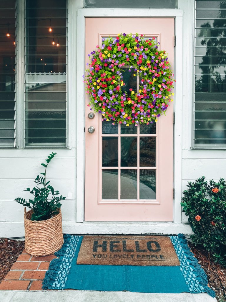 MeadowAura BloomWreath Ghirlanda Primaverile ed Estiva per Porta d'Ingresso con Accento Floreale e Rami di Vite