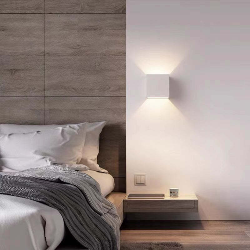 Nexu Ayarlanabilir LED Dış Mekân Duvar Lambası — Modern Kare Tasarım