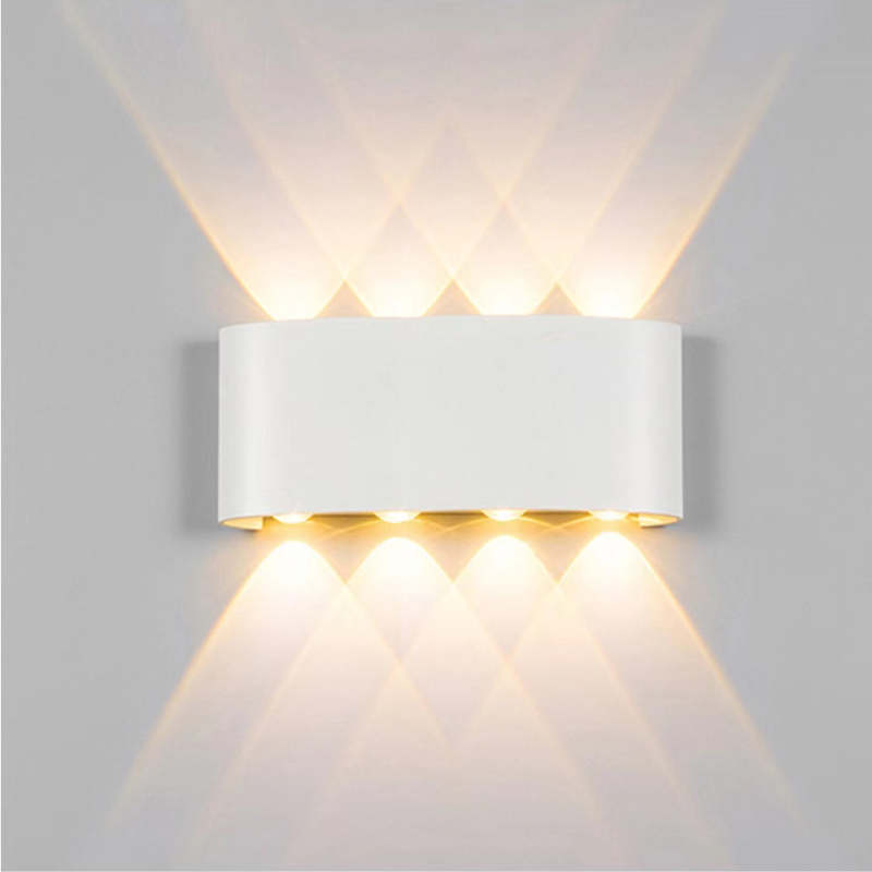 Obdélníková kovová venkovní nástěnná lampa Tronix - černo-bílý vlnový design, krytí IP65