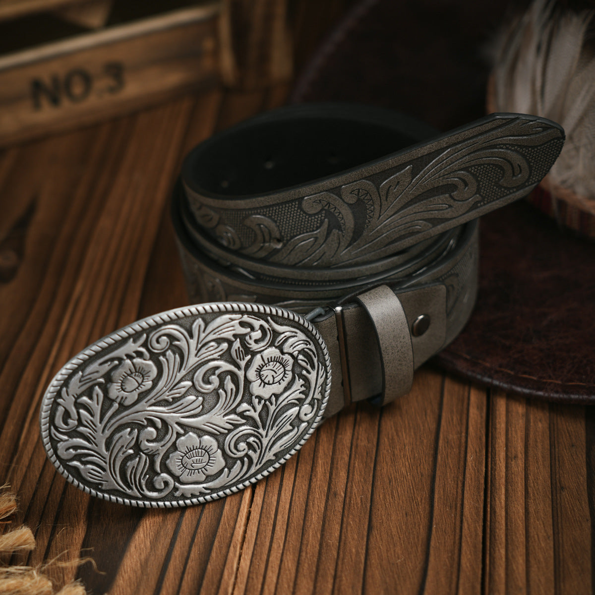 TrailForge Herren-Gürtel Western-Stil aus veganem Leder mit robuster Metallschnalle