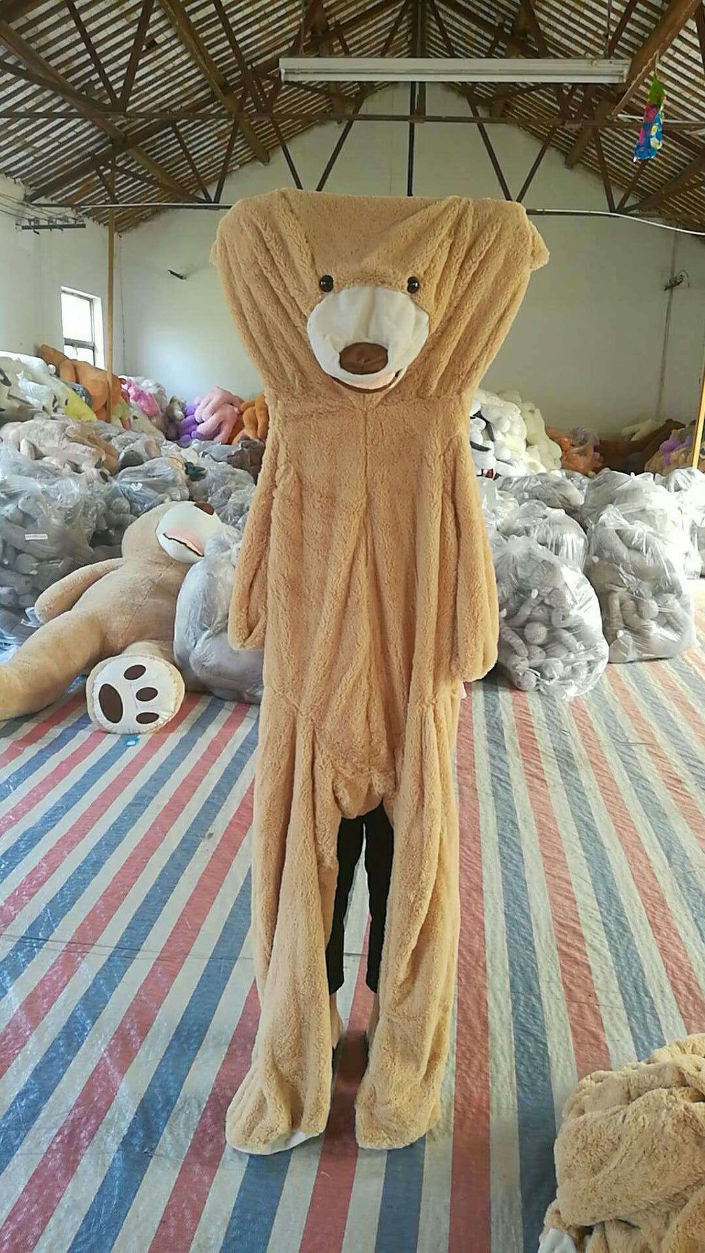 CuddleCo Orso di Peluche Gigante HugHero per Decorazione Casa