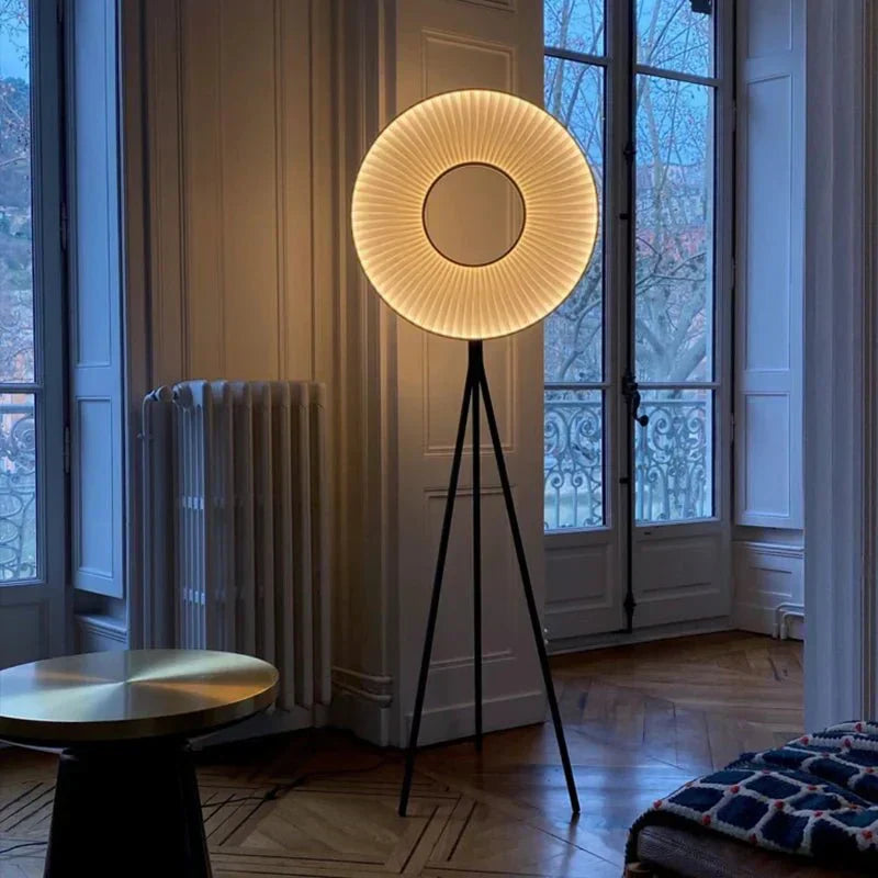 Lumen Halo gulvlampe av Orntli minimalistisk samtids stuelampe