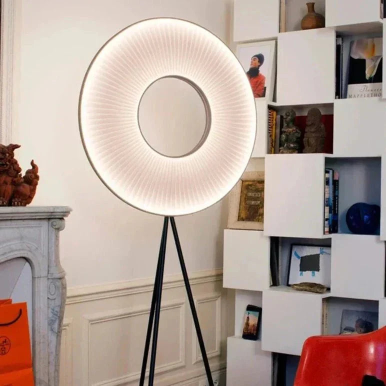 Lumen Halo gulvlampe av Orntli minimalistisk samtids stuelampe