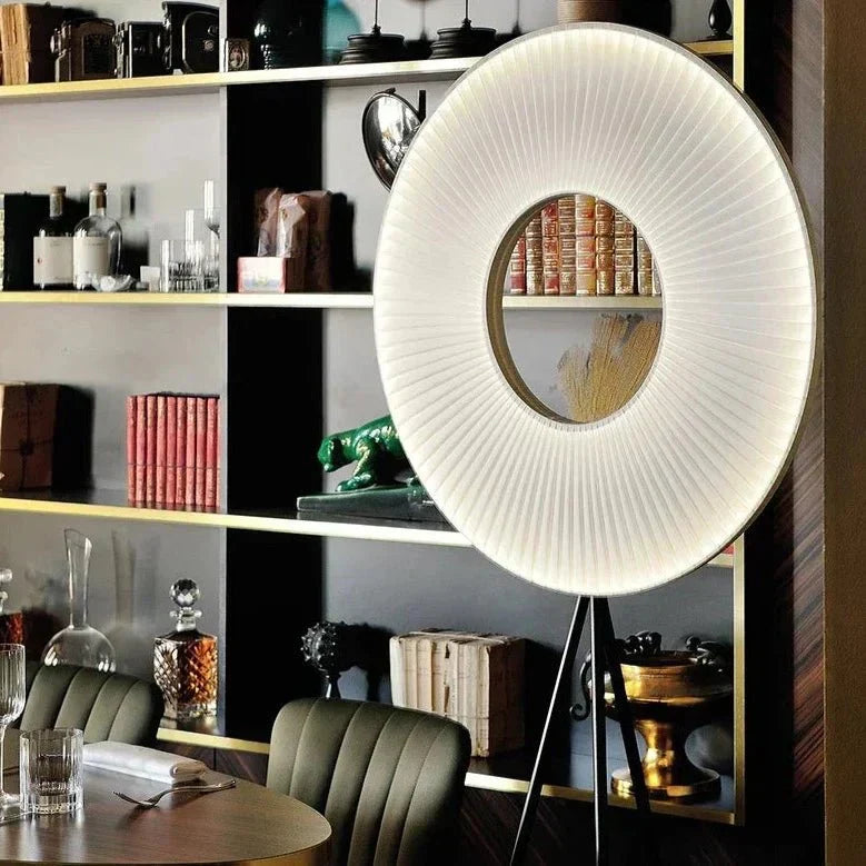 Lumen Halo gulvlampe av Orntli minimalistisk samtids stuelampe