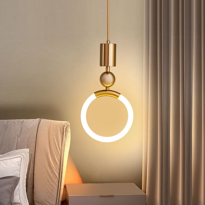 Elegantní – severská závěsná lampa s jednoduchým designem