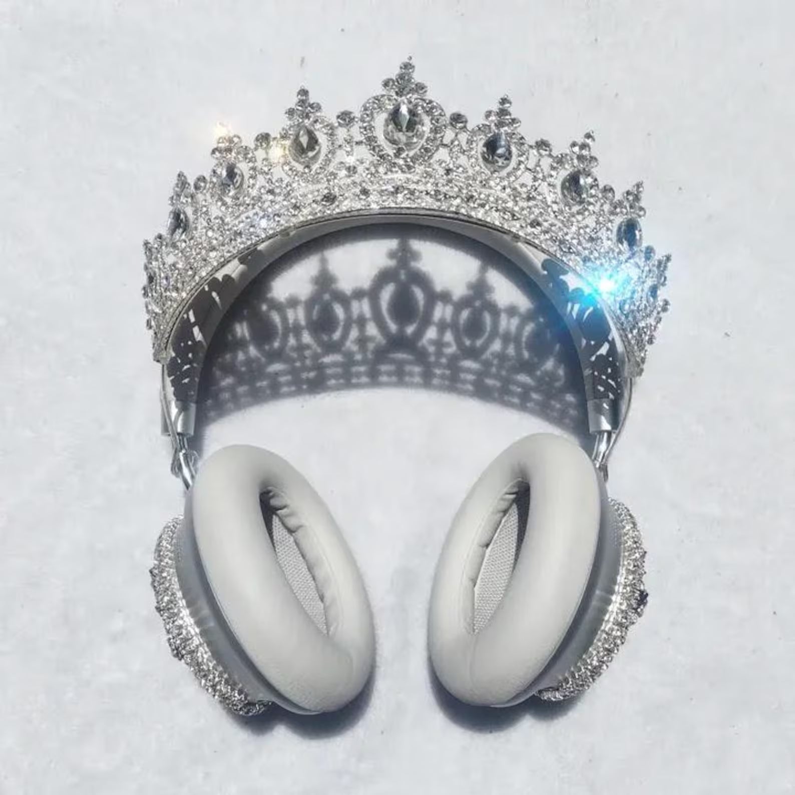 Wireless Headphones for Rich Sound and Stylish Listening