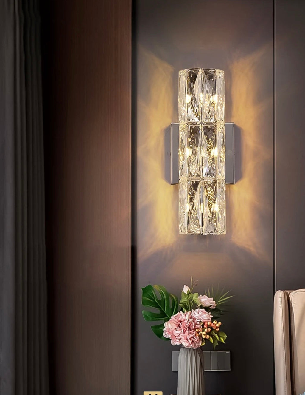 Křišťálová nástěnná lampa Vila pro elegantní domácí výzdobu a osvětlení
