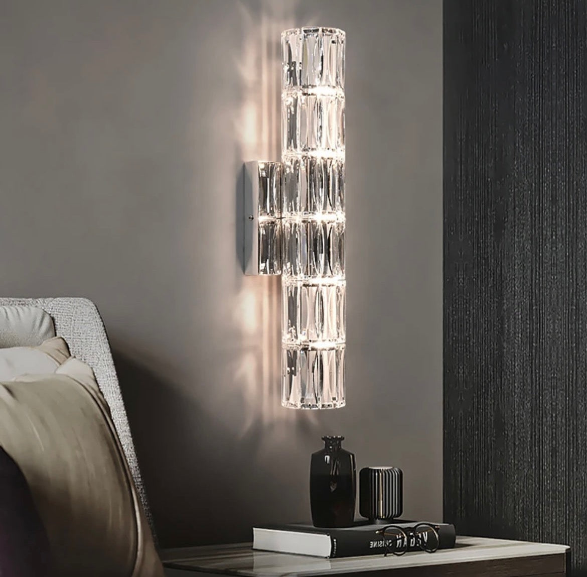 Křišťálová nástěnná lampa Vila pro elegantní domácí výzdobu a osvětlení