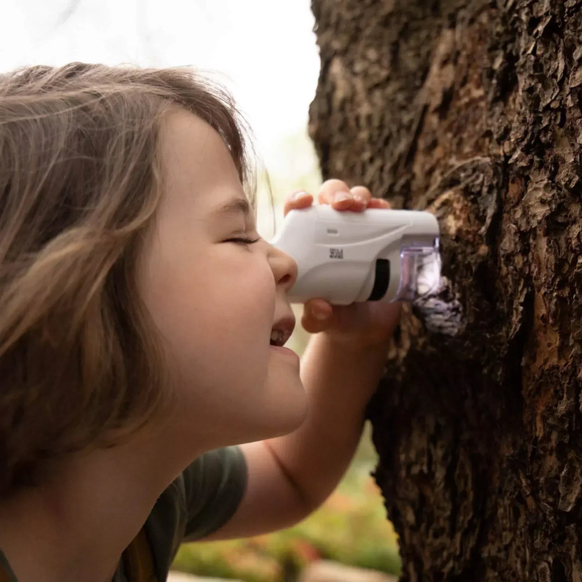 Microscópio de Bolso para Crianças e Jovens Aventureiros em Todo o Lado