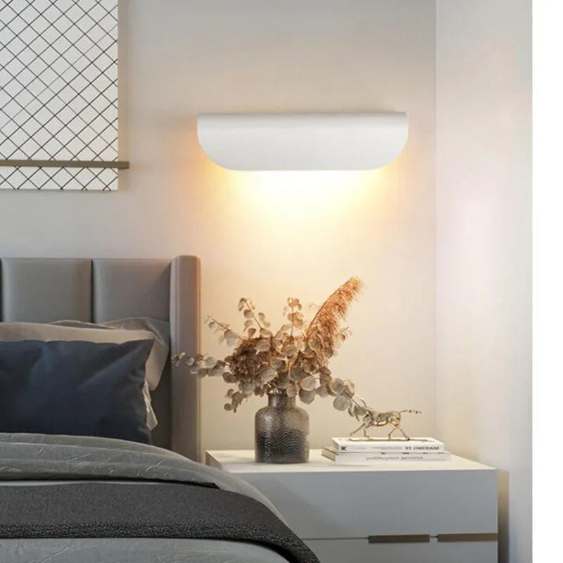 Moderní venkovní nástěnné LED svítidlo Ray — krytí IP65, žárovka s teplým světlem součástí balení