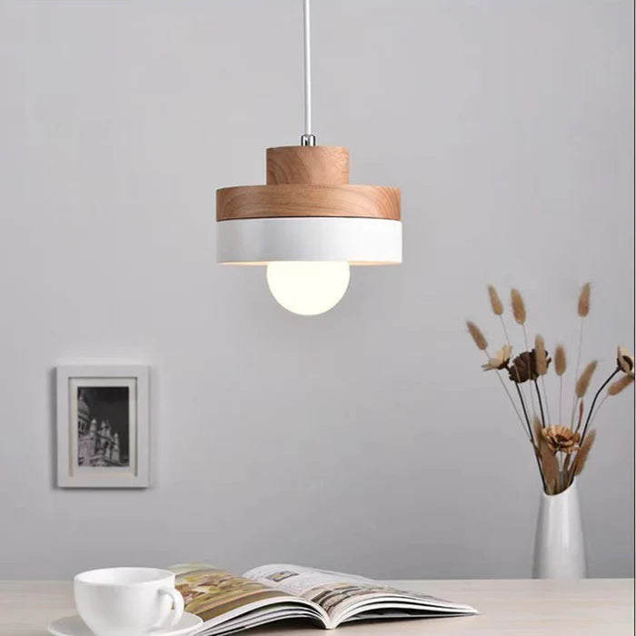 Suspension géométrique en bois Aria — design minimaliste noir et blanc