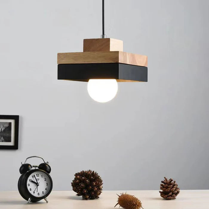 Suspension géométrique en bois Aria — design minimaliste noir et blanc