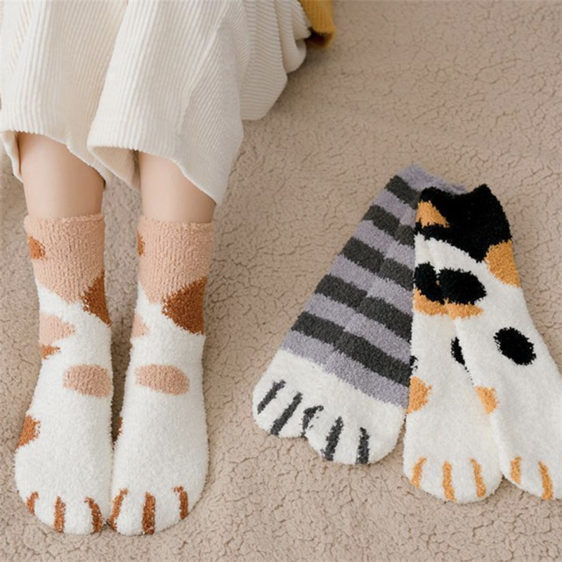 CozyPaws Flauschige Katzenkrallen-Socken für den Alltag